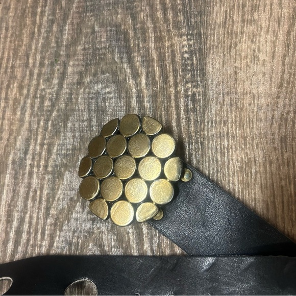 Emanuelle XS vintage gold heavy buckle  Black Belt with holes throughout GUC - Picture 2 of 10